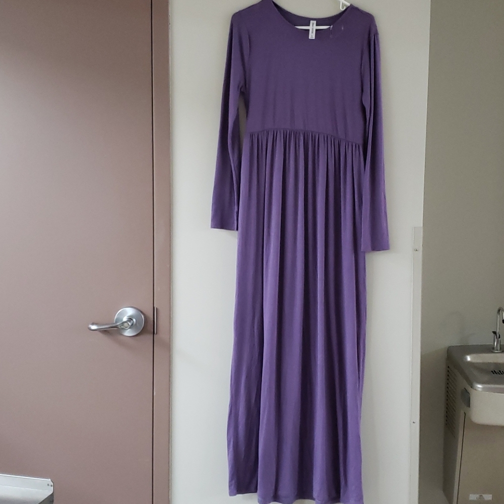 Long sleeve Maxi dress W/ pockets